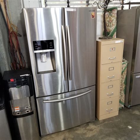 french door refrigerator with ice and water dispenser