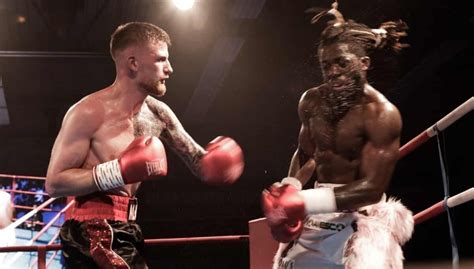 full Tilbage i ringen