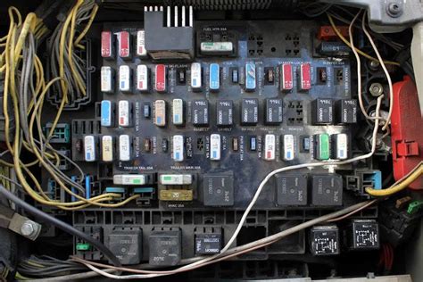 fuse box diagram for freightliner fl80 