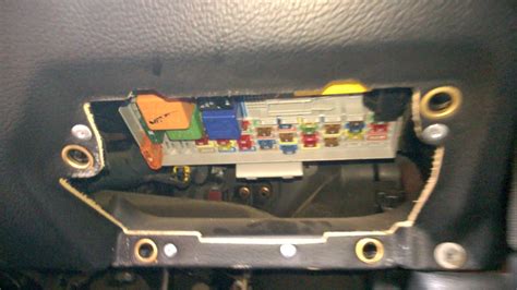 fuse box on astra mk4 