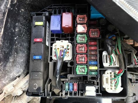 fuse box toyota yaris 2002 