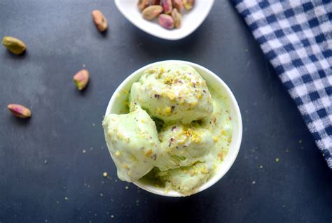 greenish pista ice cream