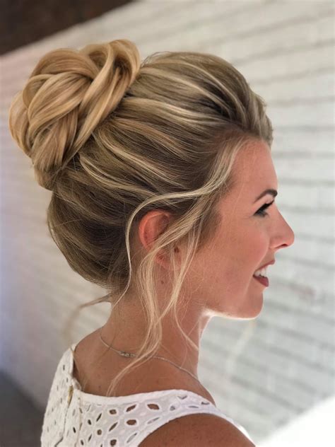 hair bun blonde