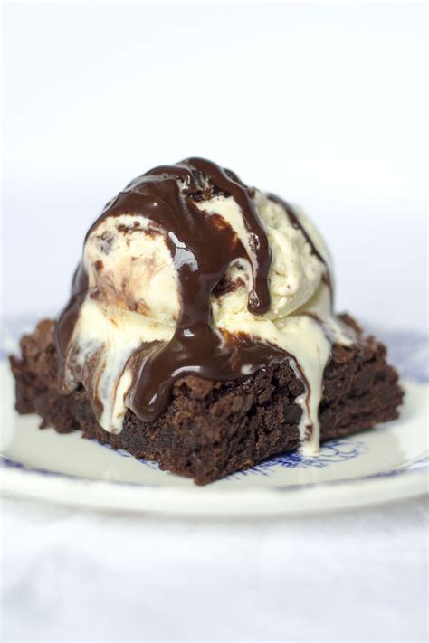 hot fudge brownie with ice cream