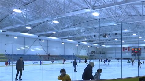 how cold is an ice skating rink