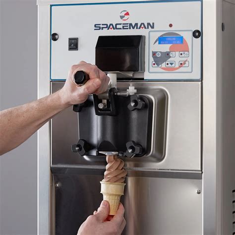how does soft ice cream machine work