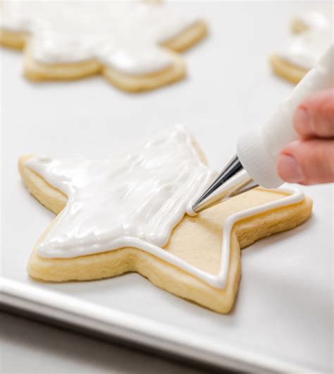 how far ahead can you make royal icing