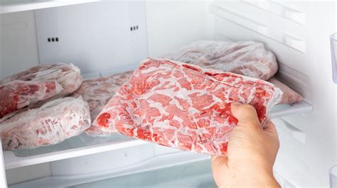 how long will dry ice keep meat frozen