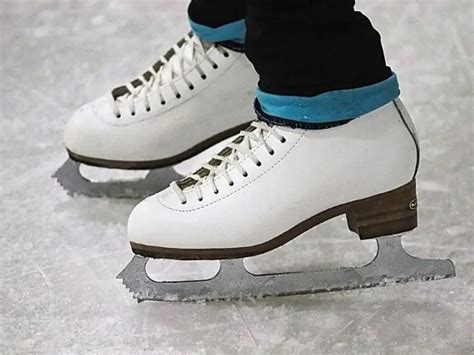 how much do ice skates cost