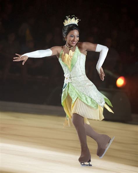 how much does a disney on ice skater make