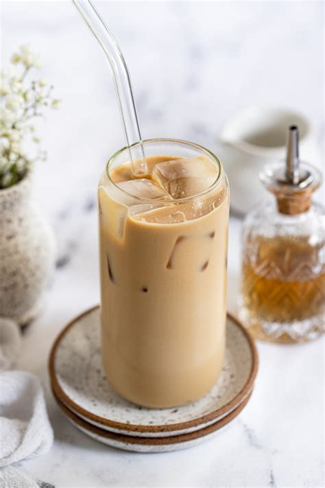 how to make a iced vanilla latte