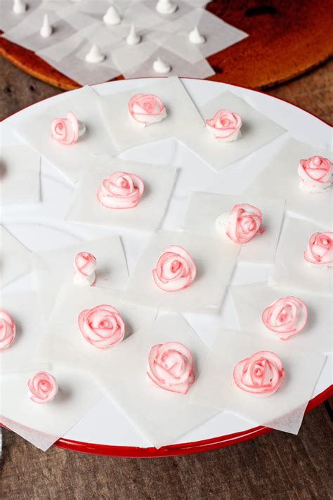 how to make a rose with royal icing