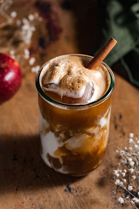how to make iced apple crisp oatmilk macchiato
