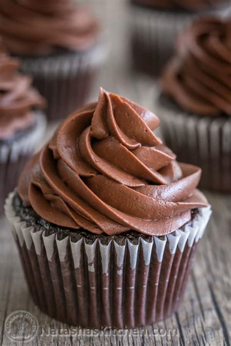 how to make whipped chocolate icing