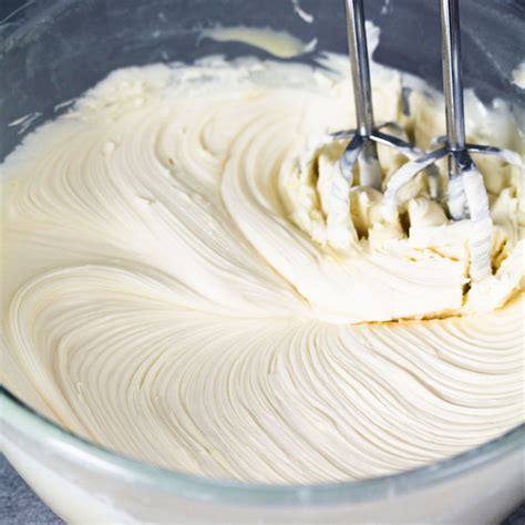 how to make white chocolate icing
