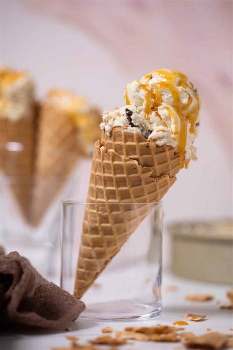 ice cream caramel cone