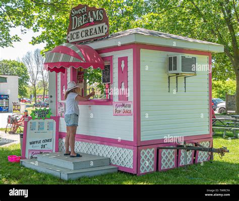 ice cream shack