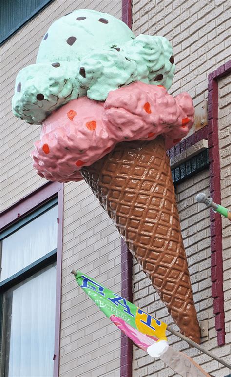 ice cream statue