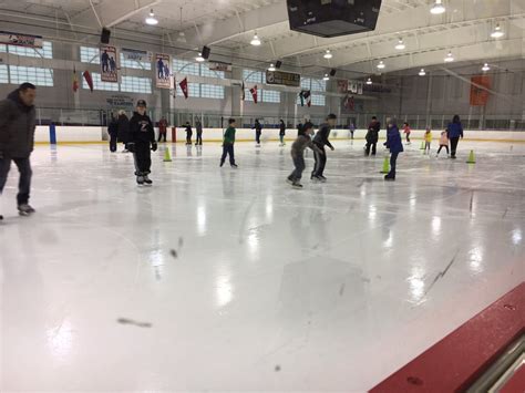 ice skating rink bethpage
