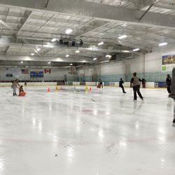 ice skating rink lakewood ca