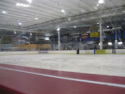 ice skating rink palisades mall