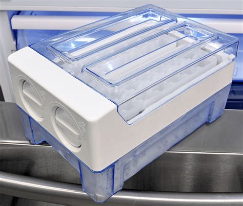 ice tray refrigerator