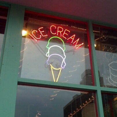 josh and johns ice cream-downtown