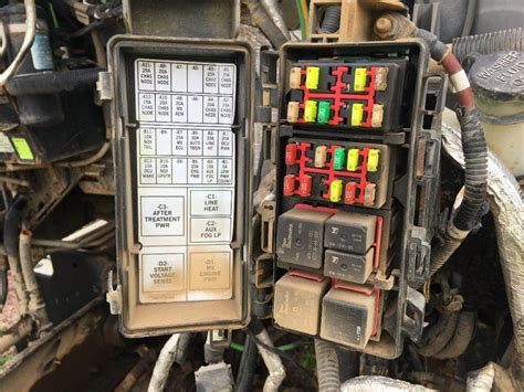 kenworth t300 fuse and relay box 