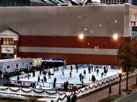 macarthur mall ice skating