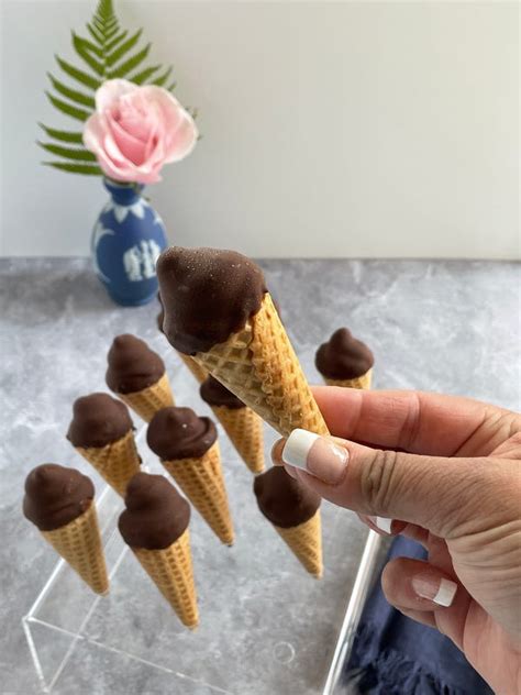 miniature ice cream cones