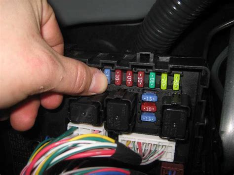 nissan frontier fuse box 