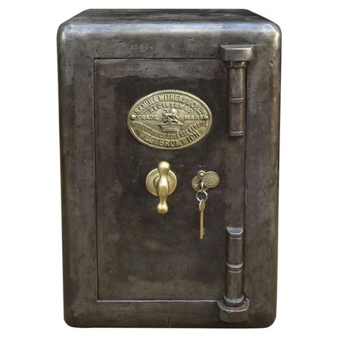 nouveau Safe