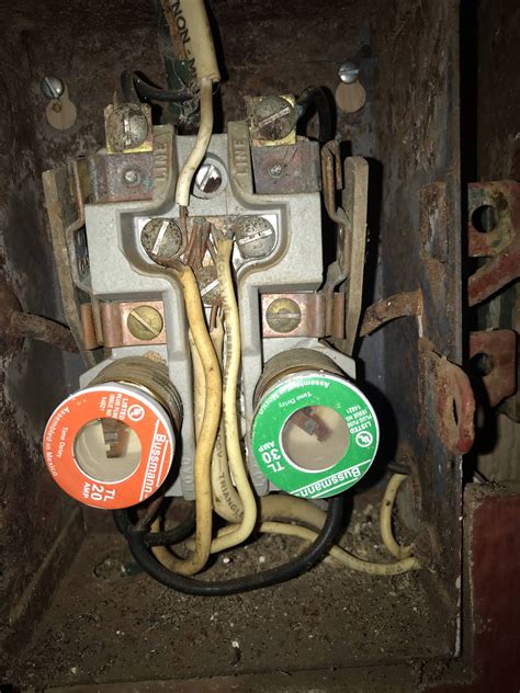 old style fuse boxes help 