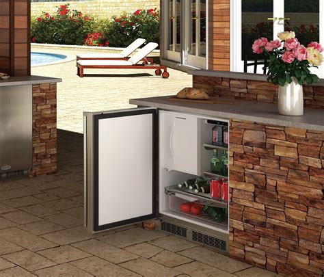 outdoor fridge and ice maker