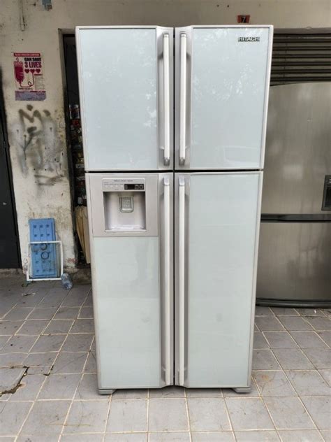 peti sejuk ice maker