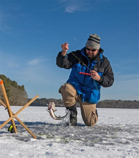 pics of ice fishing