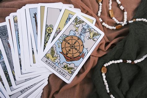 quantas cartas tem um baralho de tarot