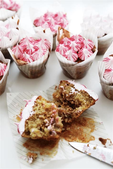 rabarbermuffins med crumble