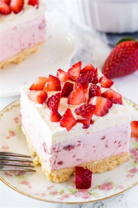recipe for strawberry ice cream cake