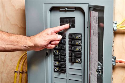replacing fuse box with circuit breaker cost 