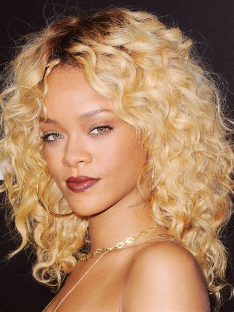 rihanna blonde wig