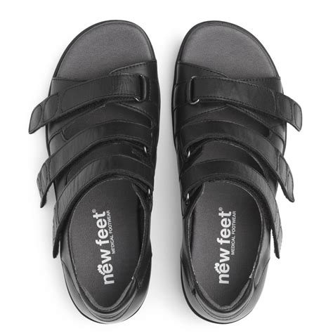 sandaler breda fötter