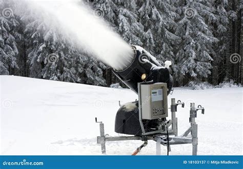 snow generator machine