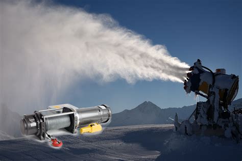 snow producing machine