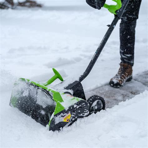 snow shoveling machine