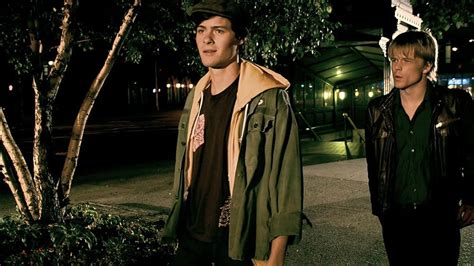 sortie Between Love and Goodbye