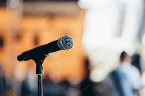 stage with microphone, The stage microphone review 2025