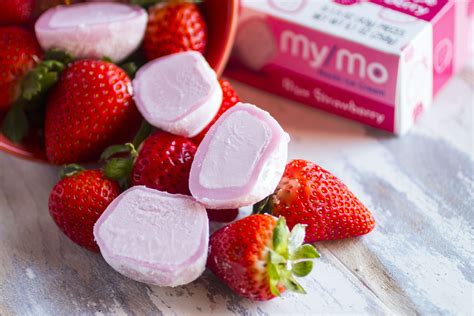 strawberry ice cream mochi