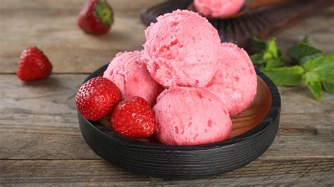 strawberry vitamix ice cream