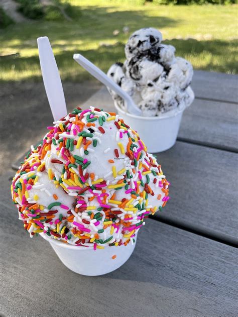 sullys ice cream stand